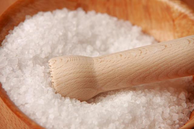 Dlaczego potrzebujemy soli i w jakich ilościach należy ją spożywać?